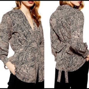 NWOT Topshop plunge printed blouse Size 4